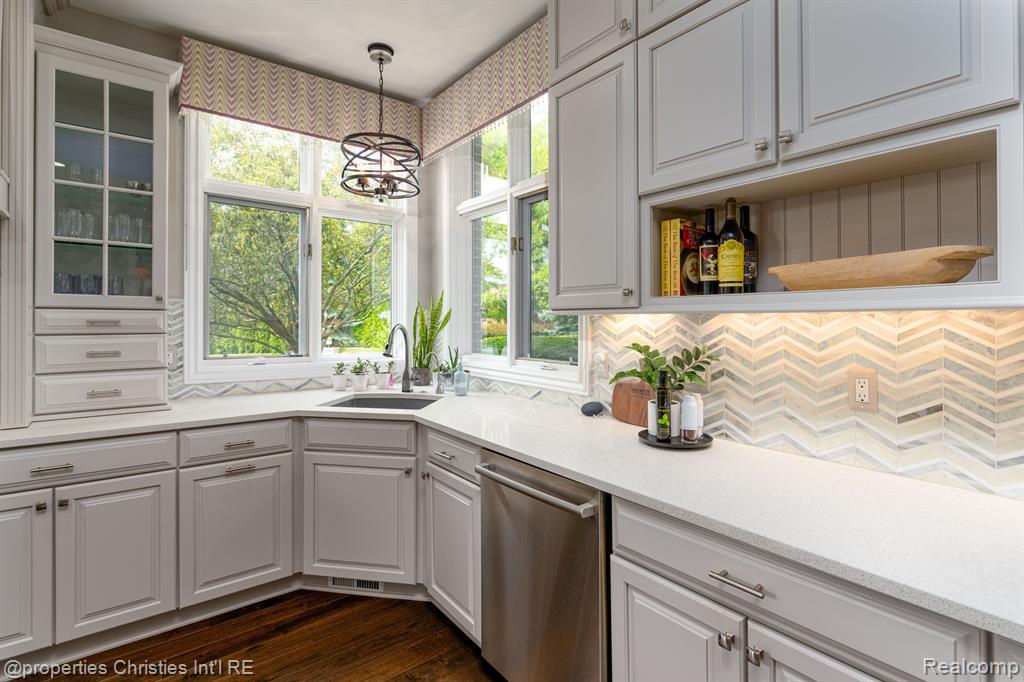 21127 MAYBURY PARK Drive, Northville, MI 48167 — Photo 16