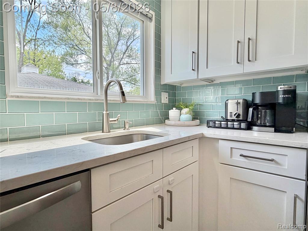 1274 Fontaine Avenue, Madison Heights, MI 48071 — Photo 11