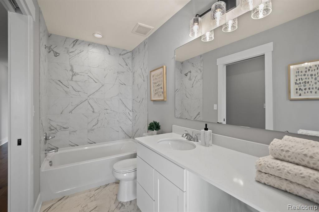 13987 Leeward Drive, Shelby, MI 48315 — Photo 11