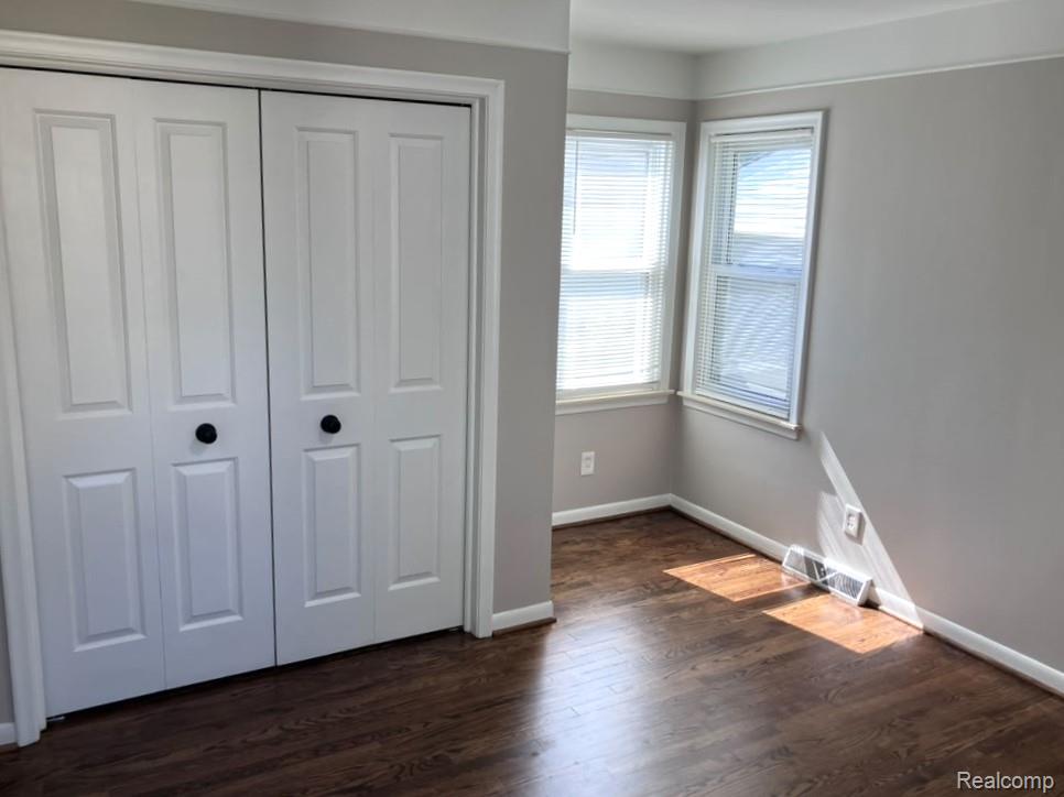959 E SHEVLIN Avenue, Hazel Park, MI 48030 — Photo 10