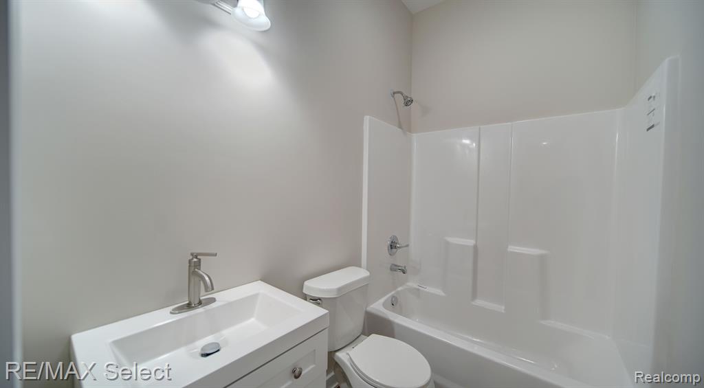 207 CLARENCE Street, Holly, MI 48442 — Photo 29