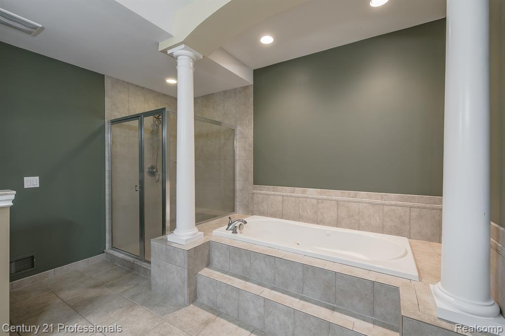 6410 Enclave Drive, Clarkston, MI 48348 — Photo 28