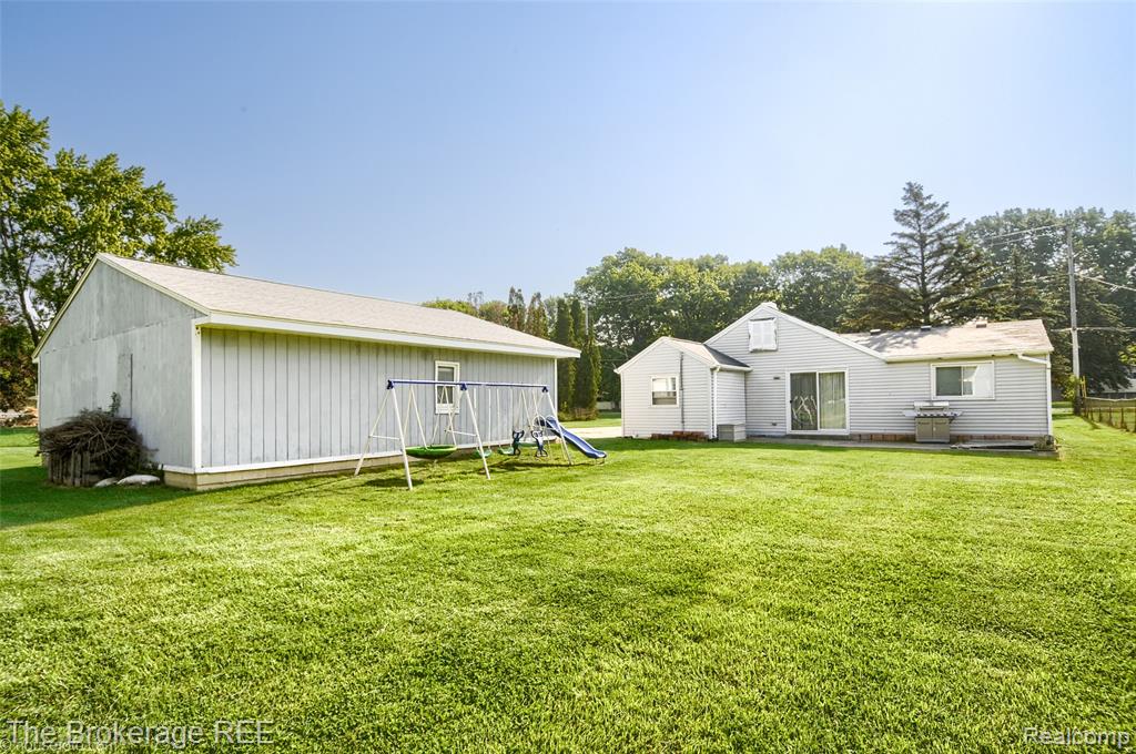 4462 Dye Road, Swartz Creek, MI 48473 — Photo 8