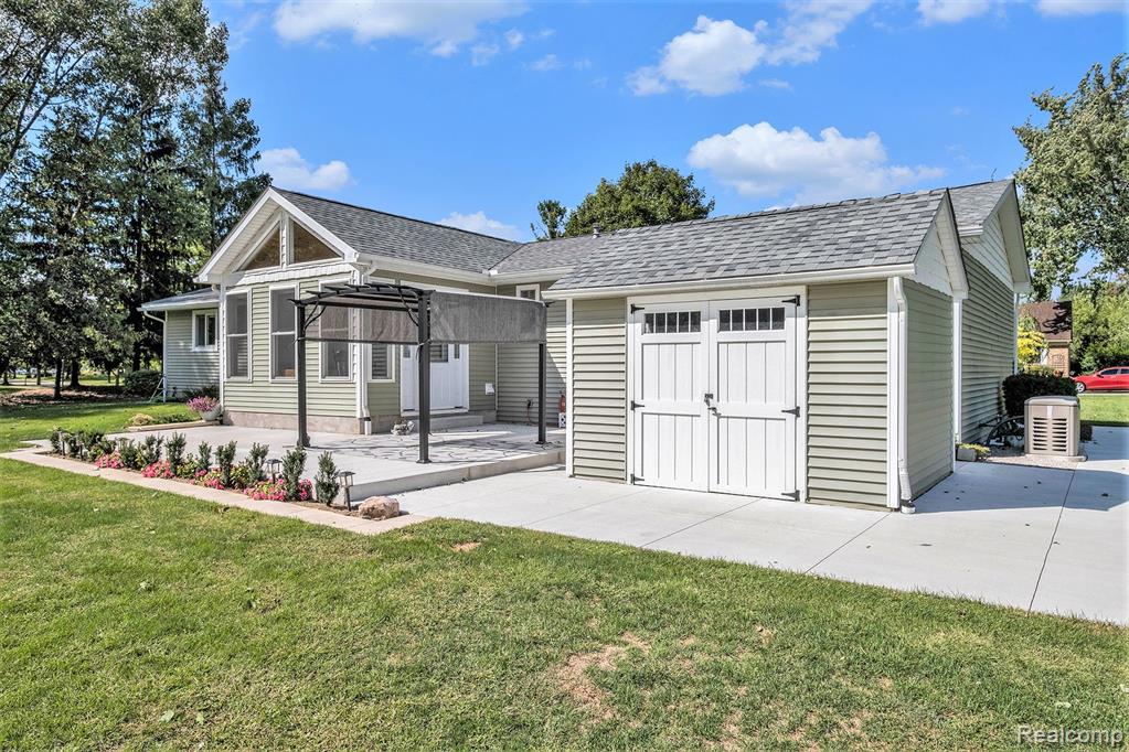 457 Inverness Street, Howell, MI 48843 — Photo 19