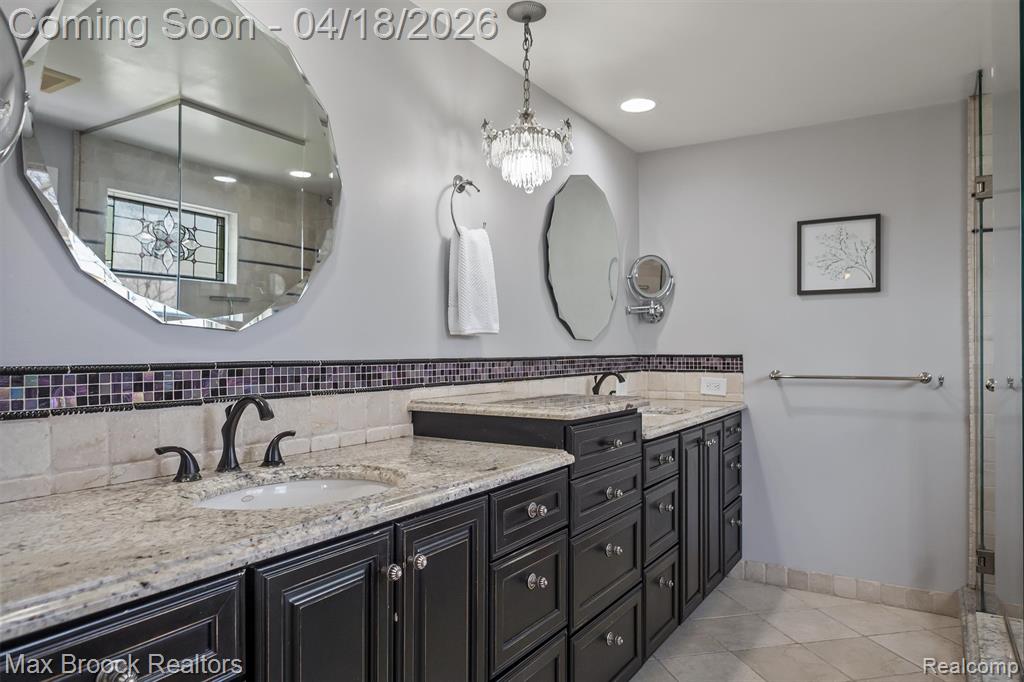 7359 Coach Lane, West Bloomfield, MI — Photo 41