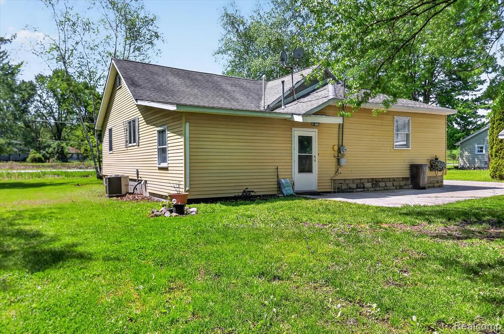 3660 Keewahdin Road, Fort Gratiot, MI 48059 — Photo 32