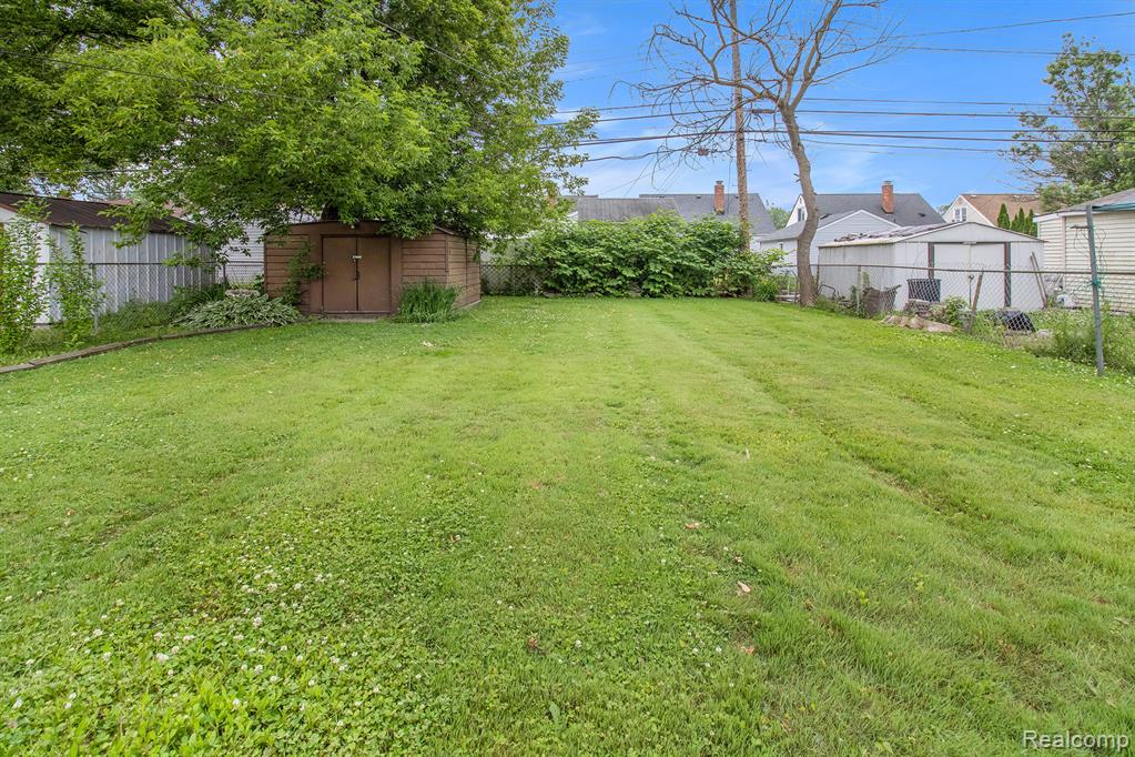 6042 Harrison Street, Garden City, MI — Photo 13