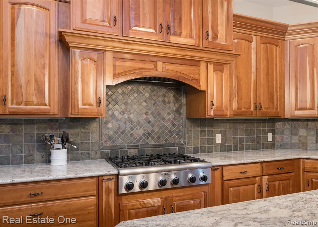 740 Greystone Drive, Chelsea, MI 48118 — Photo 4