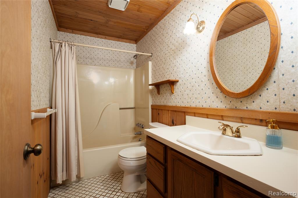 15800 Park Lane, Plymouth, MI 48170 — Photo 14