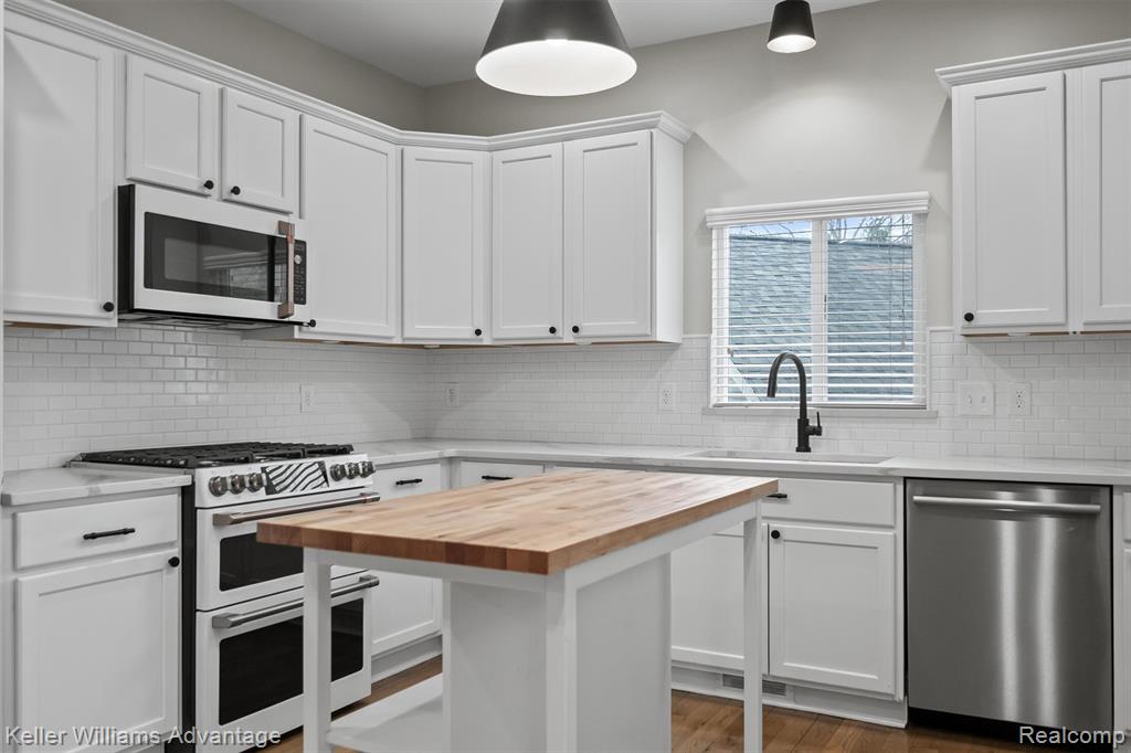 882 N Center Street, Northville, MI 48167 — Photo 10