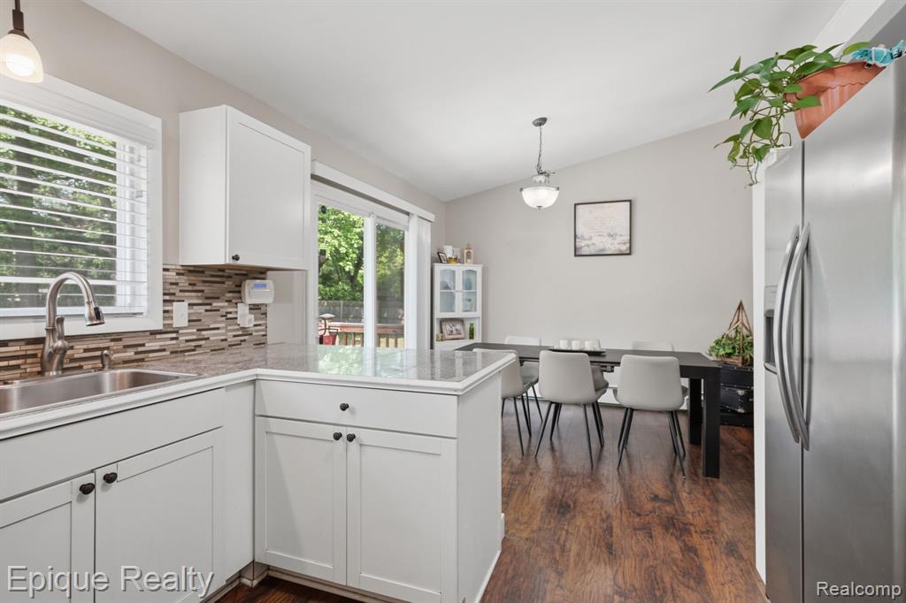 5370 Oaktree Court, Flint, MI 48532 — Photo 11