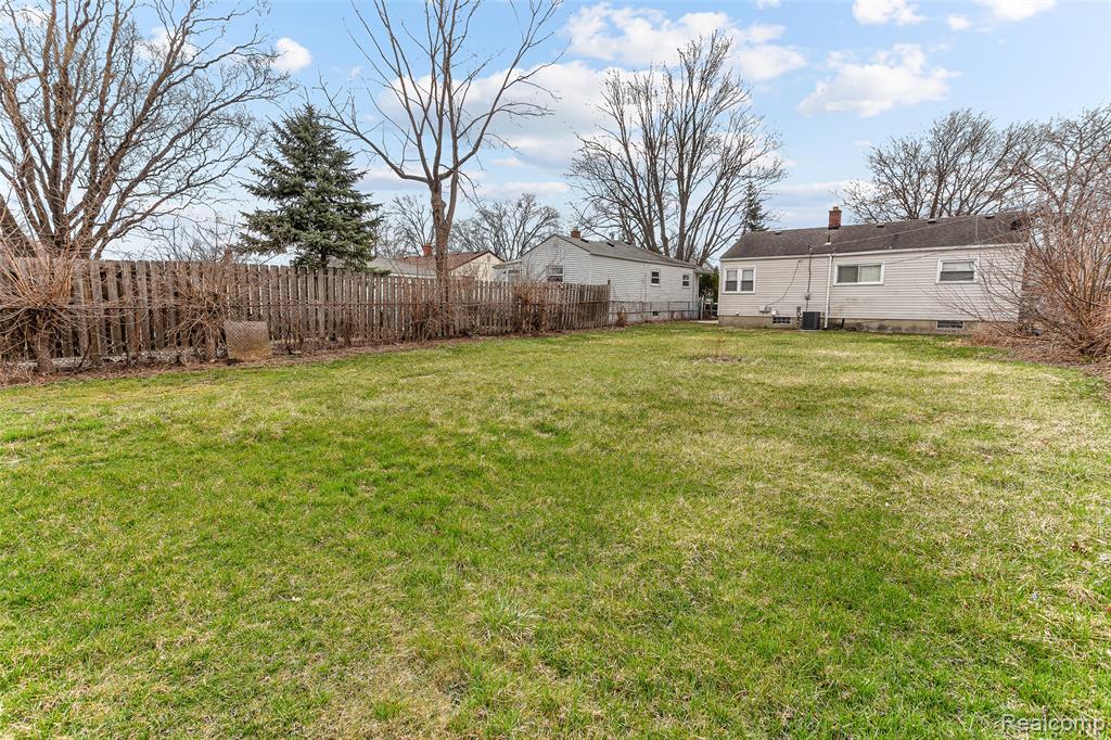 28466 Balmoral Street, Garden City, MI — Photo 30