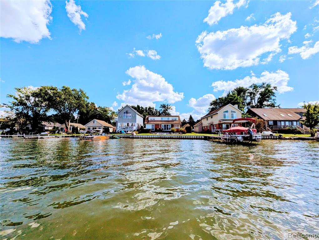 2525 Davista Drive, Highland, MI 48356 — Photo 8