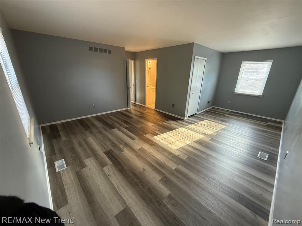 42101 ROSCOMMON Street, Northville, MI 48167 — Photo 12