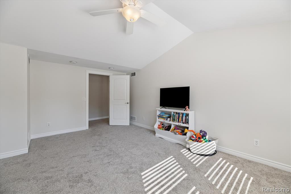 2160 E Jones Road, Howell, MI 48855 — Photo 59