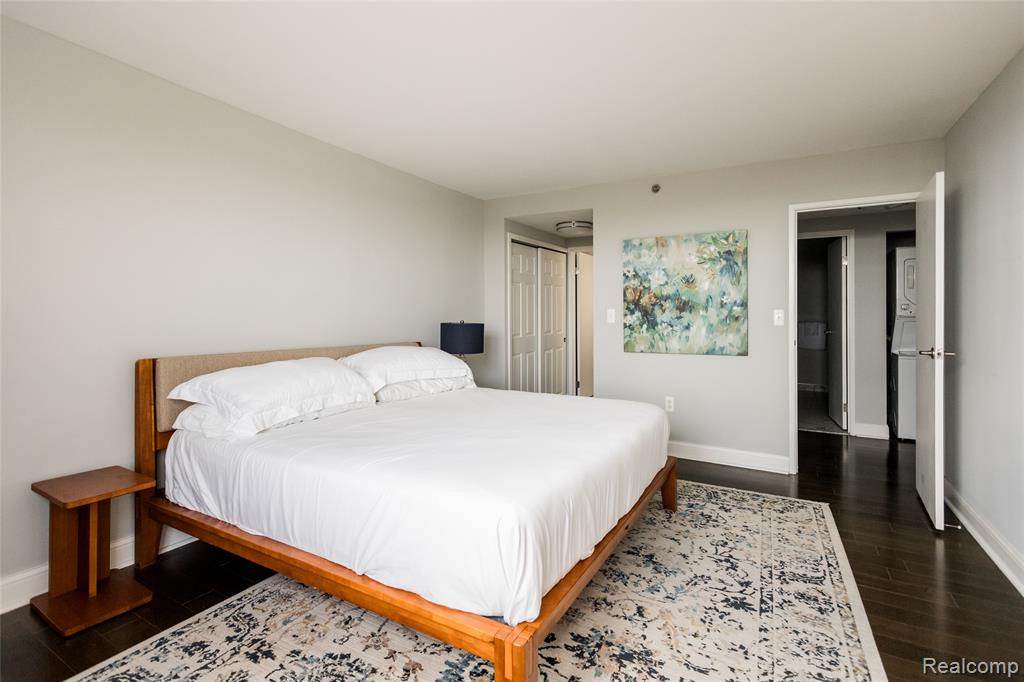 250 E Harbortown Drive, 1304, Detroit, MI 48207 — Photo 22