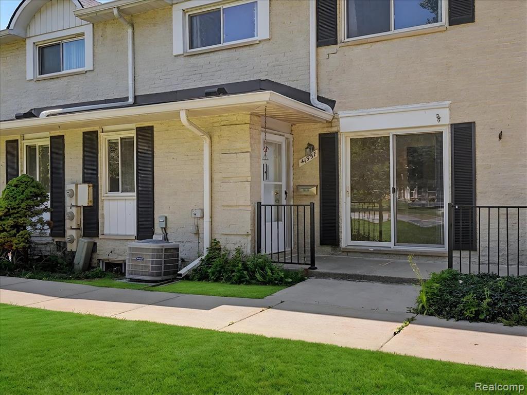 41957 Utica Road, Sterling Heights, MI 48313 — Photo 3