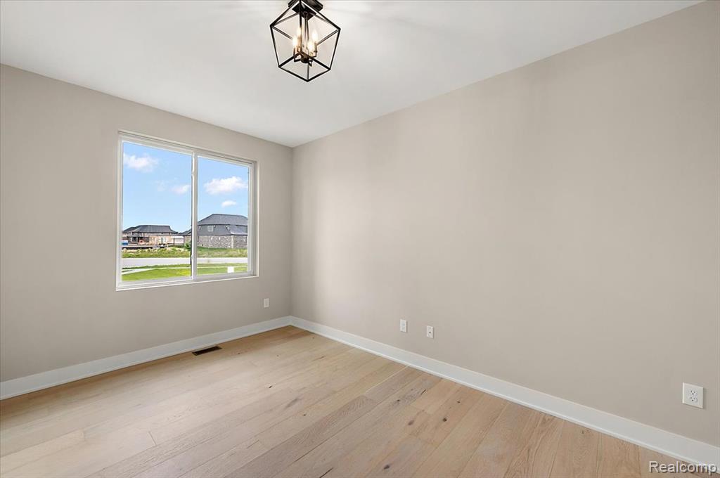24318 Tullymore Drive, Macomb, MI 48042 — Photo 17