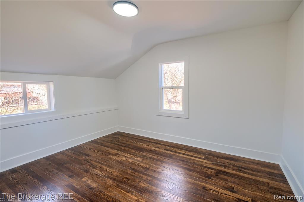 5447 Sitka Street, Burton, MI 48519 — Photo 32