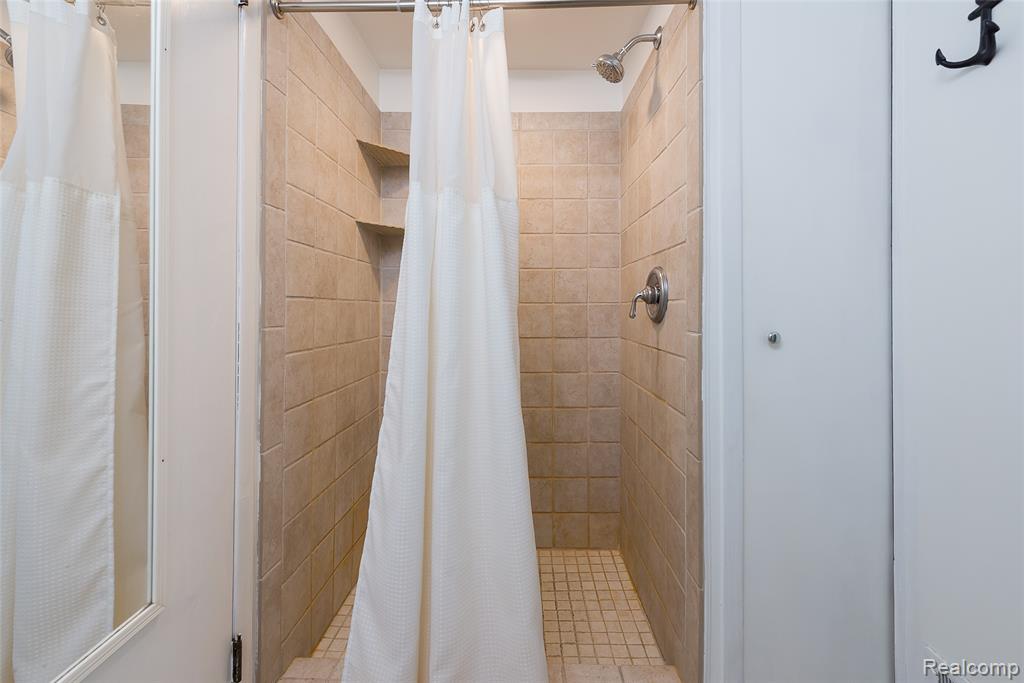 44877 Erin Drive, Plymouth, MI 48170 — Photo 22