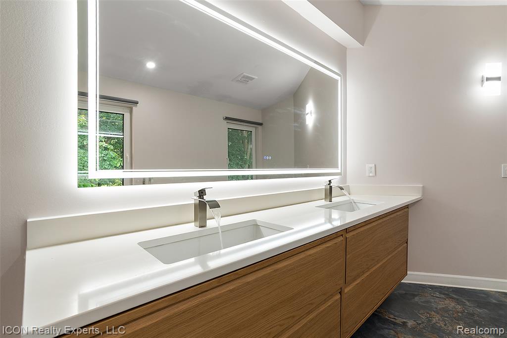 6727 Napier Road, Plymouth, MI 48170 — Photo 16