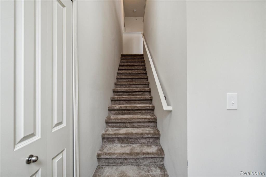 9804 RIDGE RUN Street, Howell, MI 48855 — Photo 5