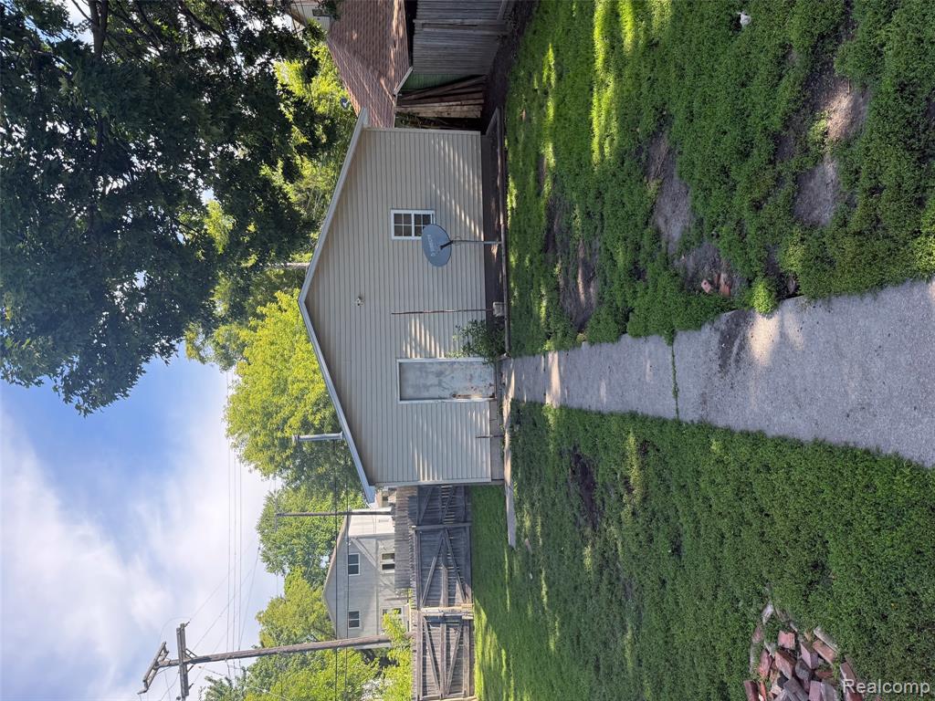 1013 Wall Street, Port Huron, MI 48060 — Photo 11
