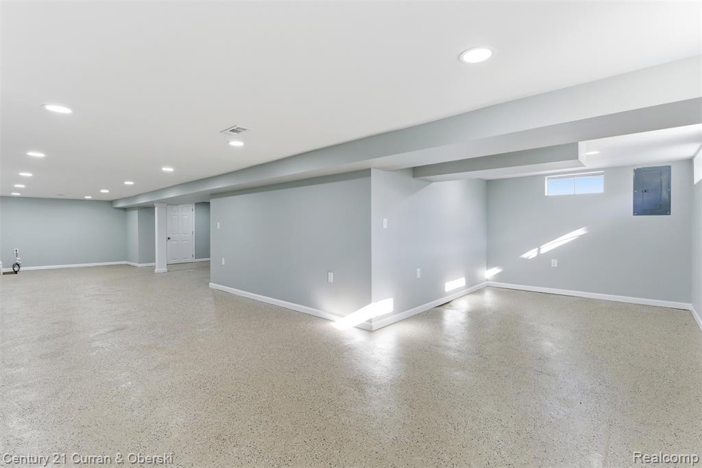 17901 Inkster Road, Brownstown, MI 48174 — Photo 29