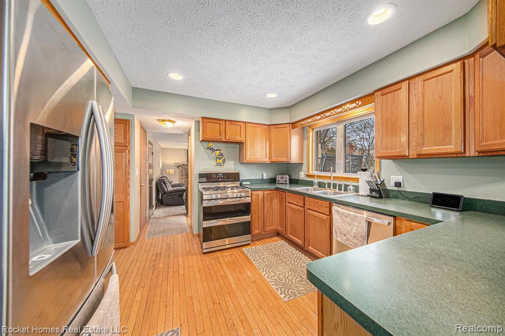 477 Eastlook Drive, Saline, MI 48176 — Photo 9