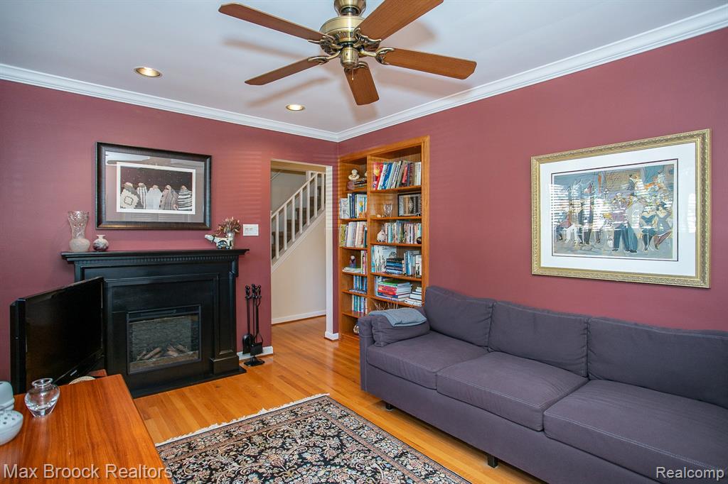 10445 Lincoln Drive, Huntington Woods, MI — Photo 21