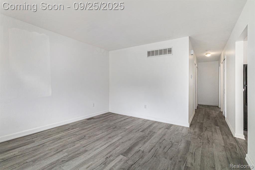751 E Maxlow Avenue, Hazel Park, MI 48030 — Photo 4