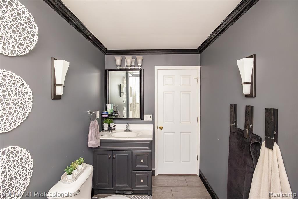 3251 Mann Road, Clarkston, MI — Photo 24