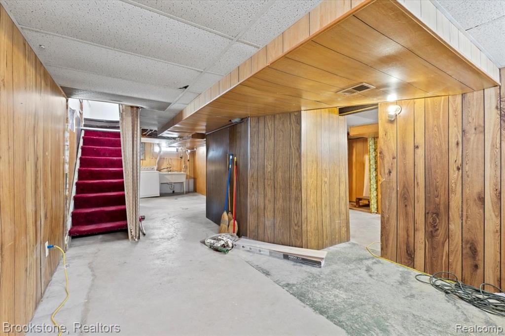 951 Argyle Avenue, Pontiac, MI 48341 — Photo 17
