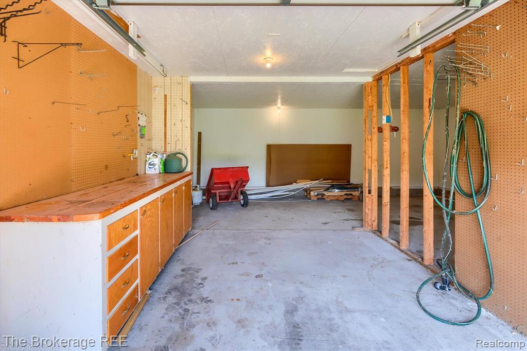 5495 E Coldwater Road, Flint, MI 48506 — Photo 42