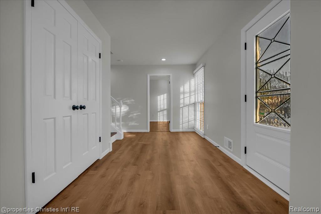 4970 Hardwoods Drive, West Bloomfield, MI 48323 — Photo 4