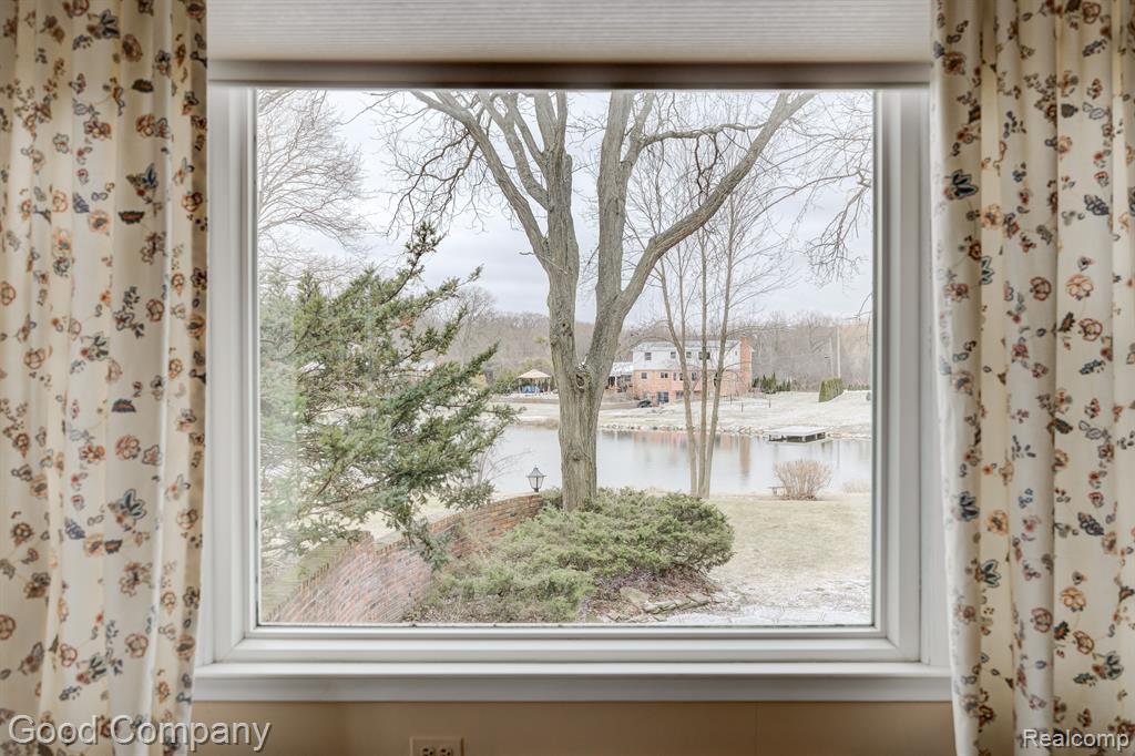 702 PARKMAN Drive, Bloomfield Hills, MI 48304 — Photo 6