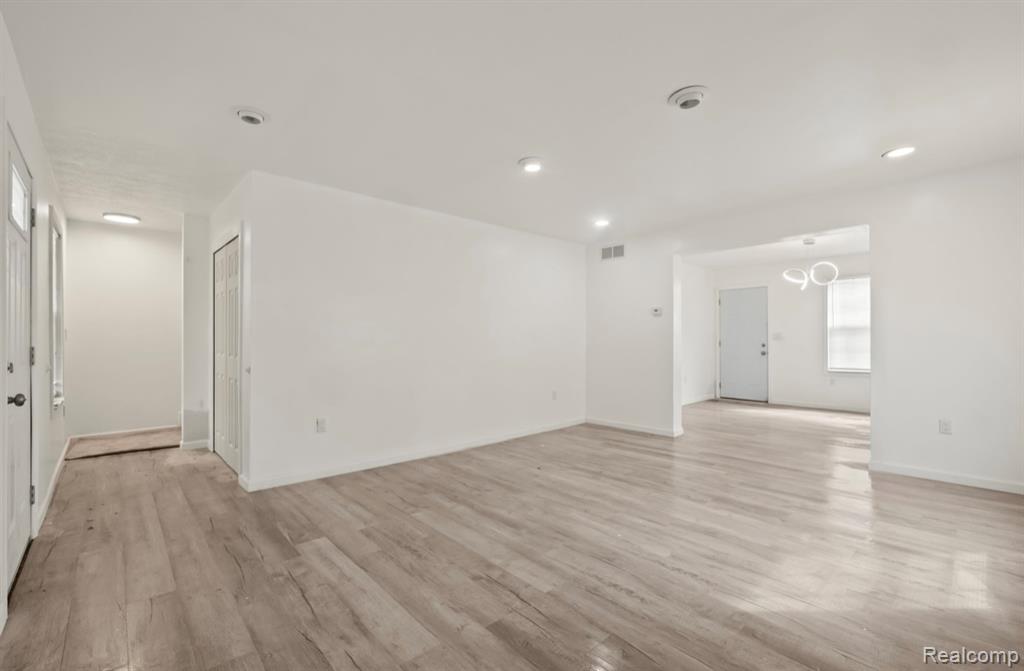 4688 French Road, Detroit, MI 48214 — Photo 5