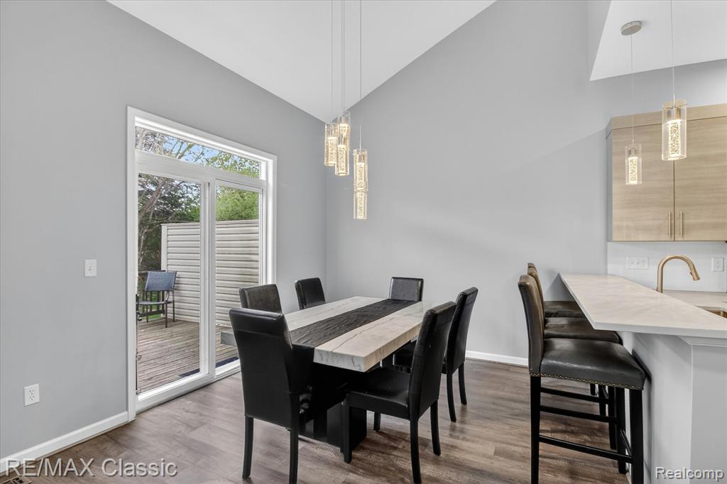 2298 Calibouge, 32, Commerce Twp, MI 48382 — Photo 11