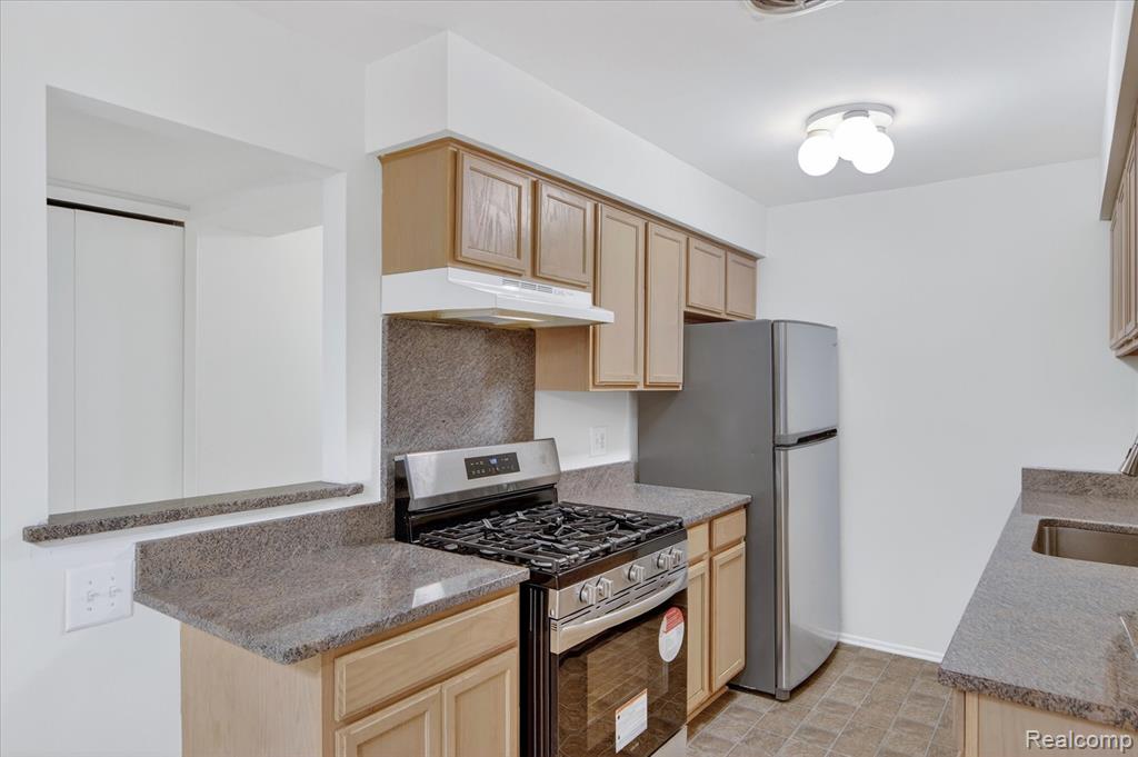2037 E Franklin Drive, Canton, MI 48187 — Photo 25