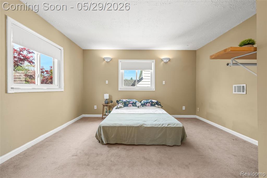 1019 Hoffman Avenue, Royal Oak, MI 48067 — Photo 14