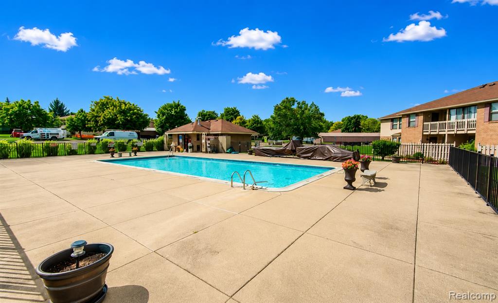 61101 Greenwood Drive, South Lyon, MI 48178 — Photo 36