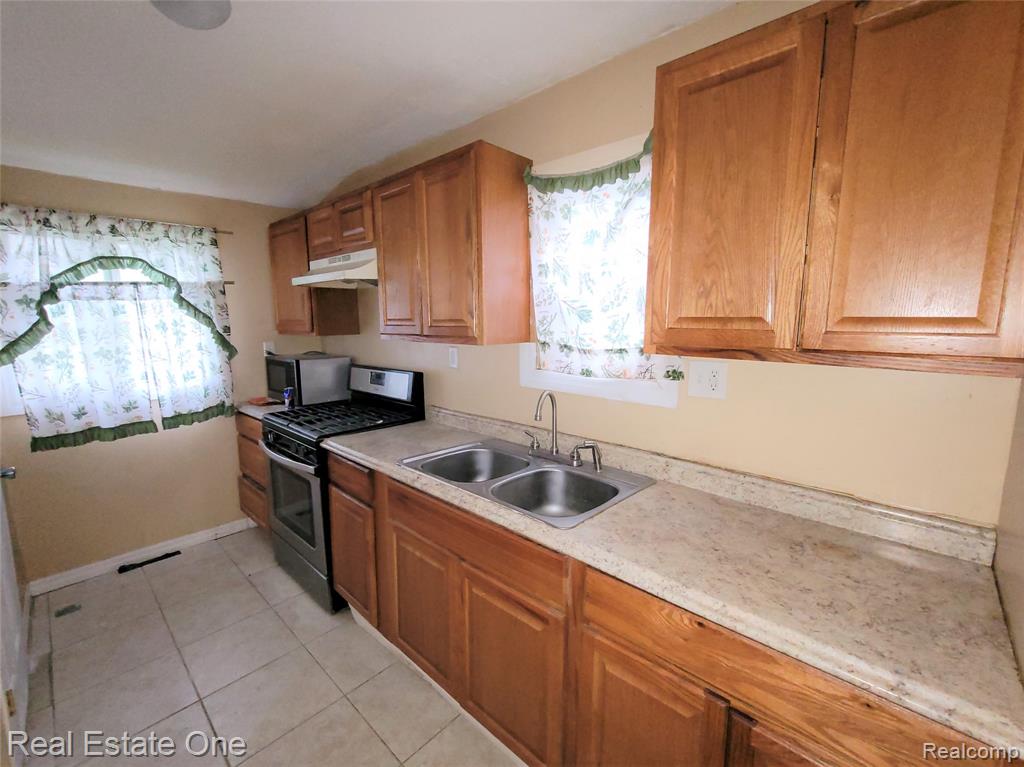 6912 Mansfield Street, Detroit, MI 48228 — Photo 3