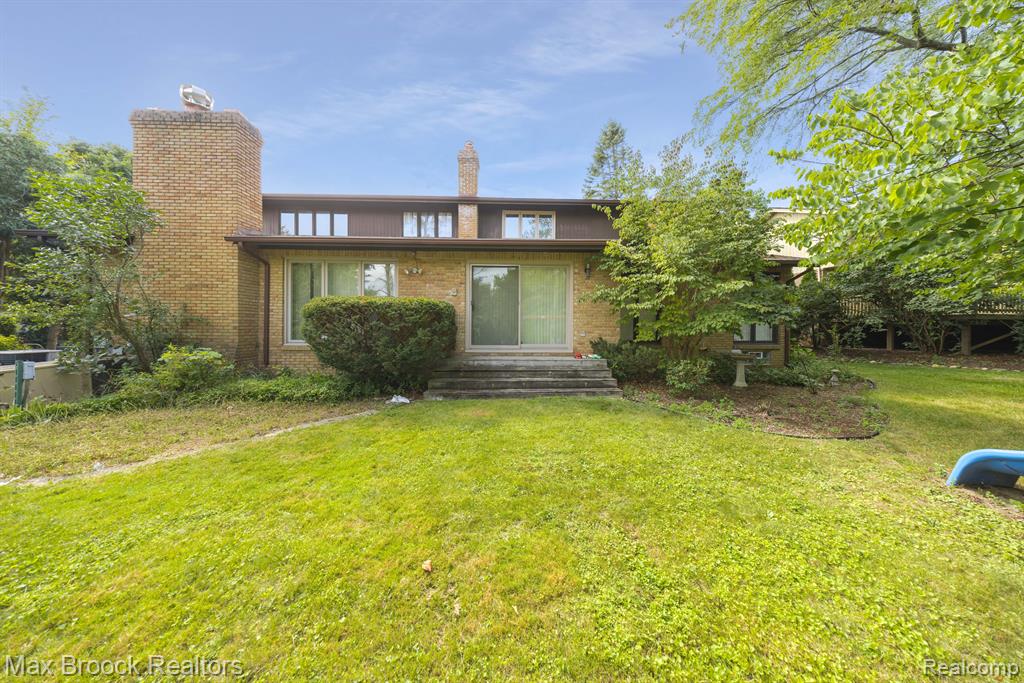 4619 MAURA Lane, West Bloomfield, MI 48323 — Photo 38