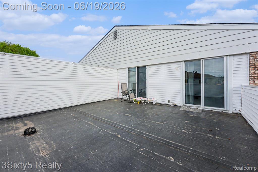 37592 Garden Court, Westland, MI — Photo 24