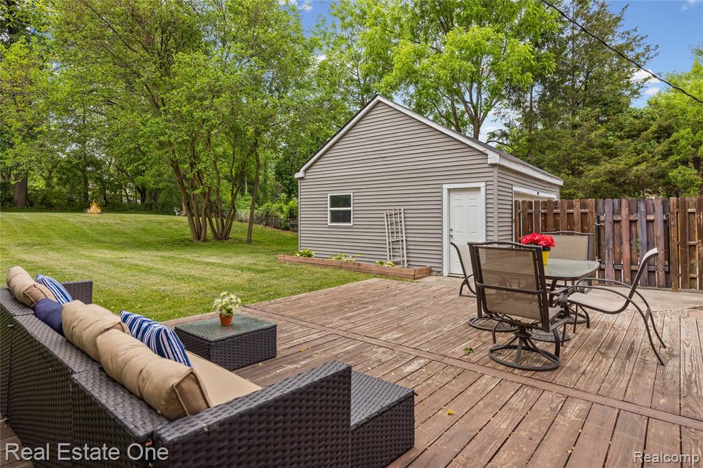 2275 Richwood Road, Auburn Hills, MI 48326 — Photo 4
