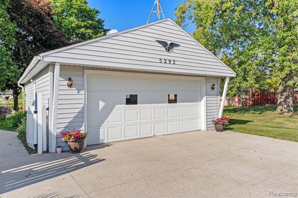 5292 Maple Avenue, Swartz Creek, MI 48473 — Photo 21