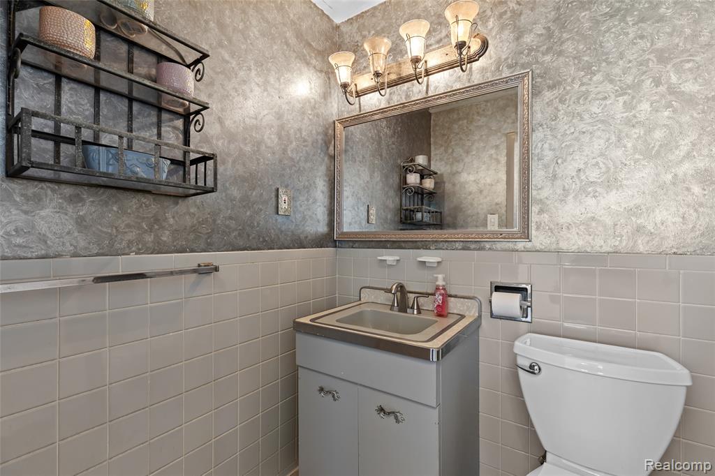 7275 Merrybrook, West Bloomfield, MI — Photo 21