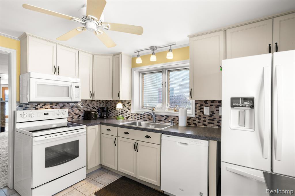 7989 LOCKLIN, West Bloomfield, MI 48324 — Photo 11