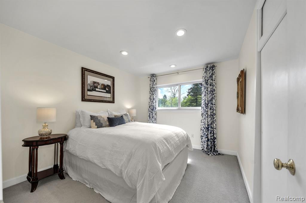 4540 BURNLEY Drive, Bloomfield Hills, MI 48304 — Photo 20