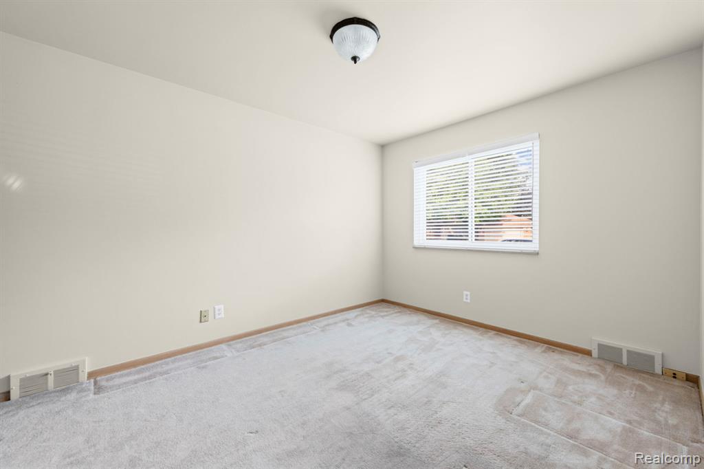 20085 Wedgewood Drive, Grosse Pointe Woods, MI 48236 — Photo 7